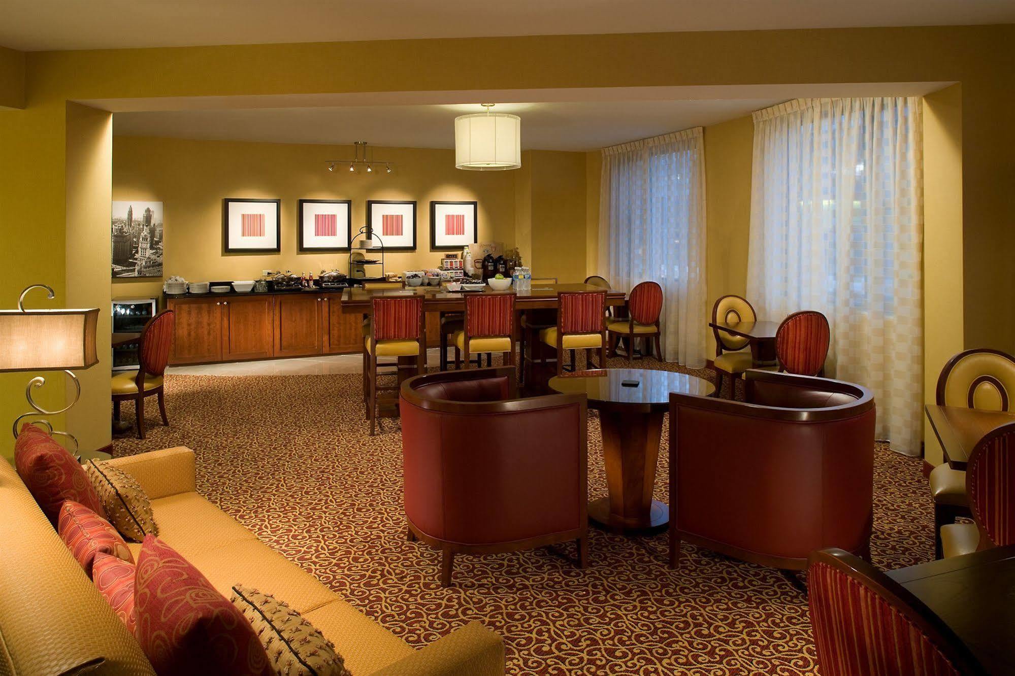 Courtyard By Marriott Chicago At Medical District-Uic Otel Dış mekan fotoğraf